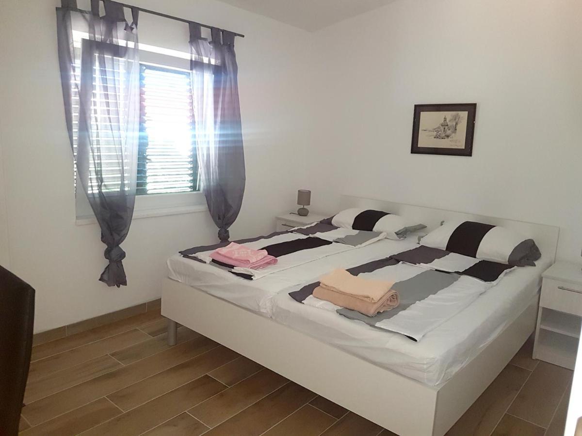 Villa Niva วีร์ ภายนอก รูปภาพ