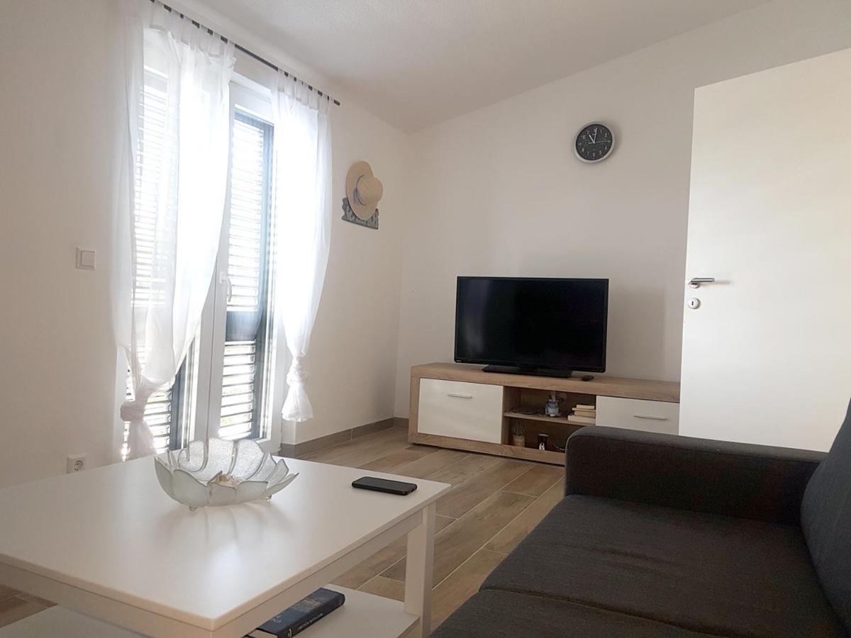 Villa Niva วีร์ ภายนอก รูปภาพ