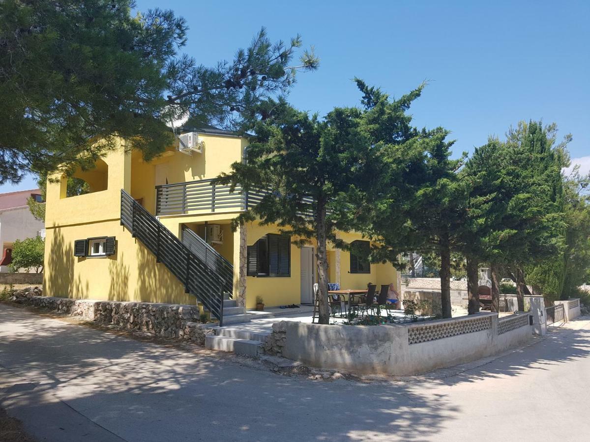 Villa Niva วีร์ ภายนอก รูปภาพ